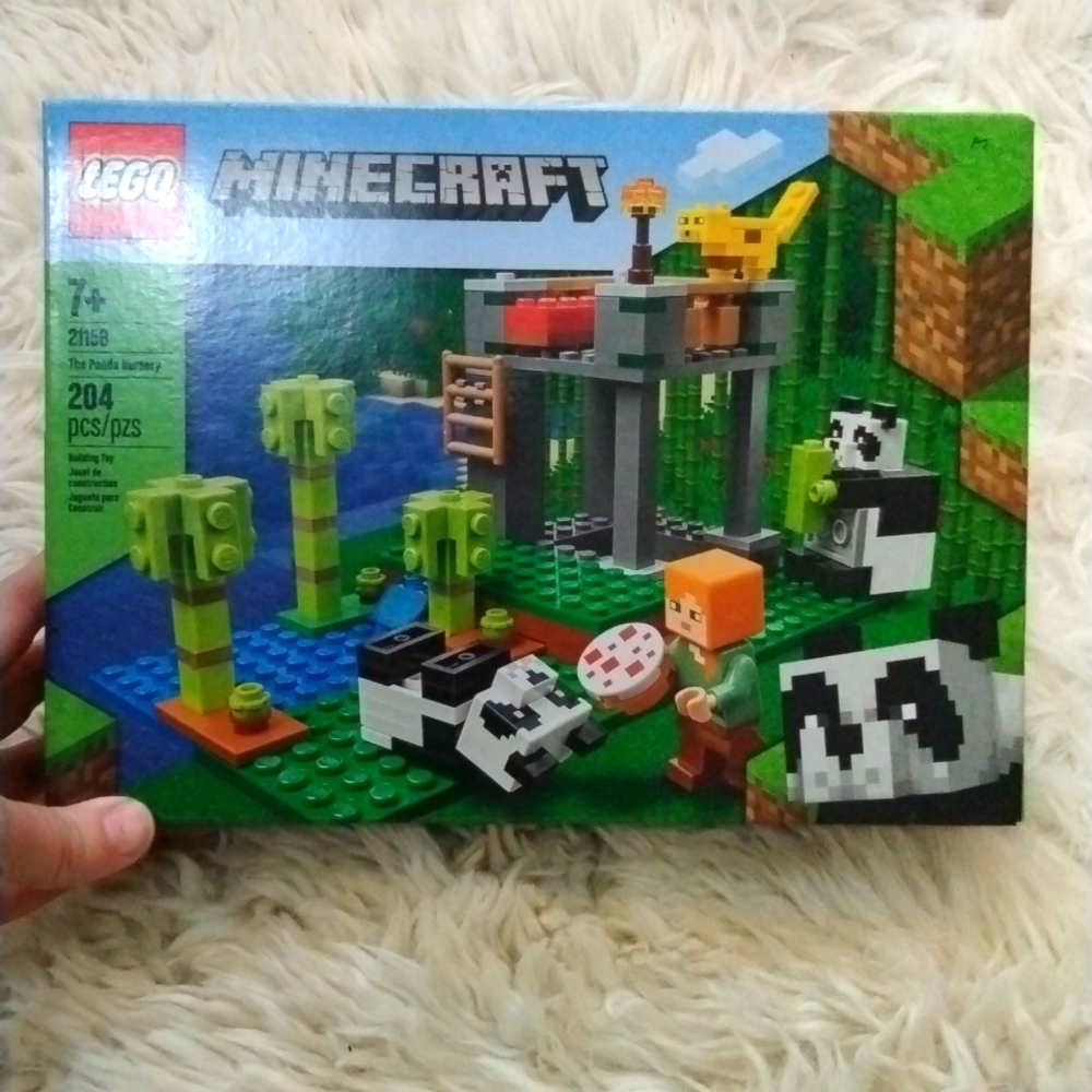 RETIRED Lego Minecraft 21158 The Panda Nursery 204pcs 7+ 2020